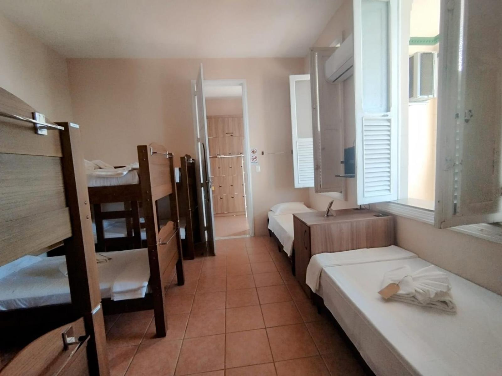 Hostel Casa Luzes Ivn